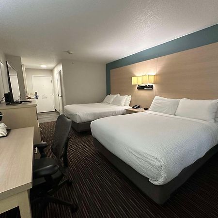 Best Western Watertown Bagian luar foto