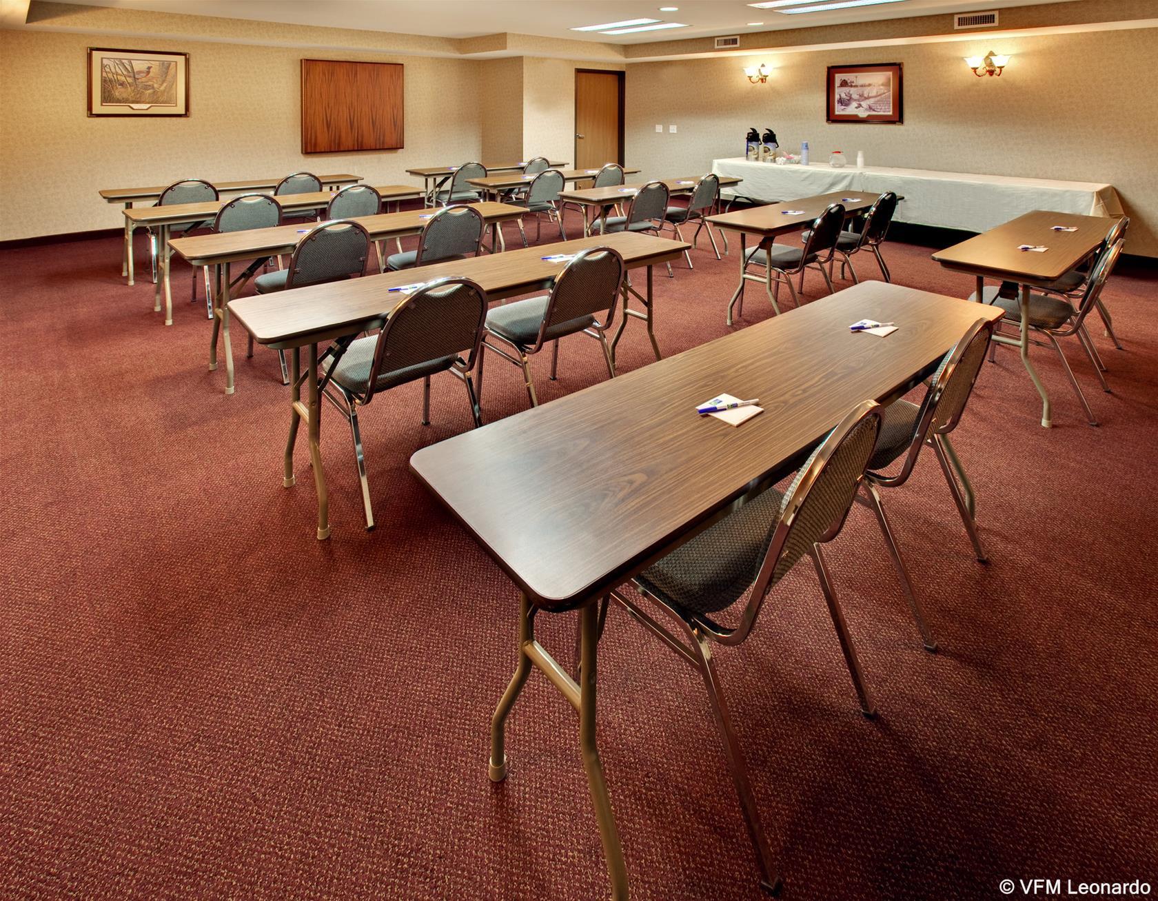 Best Western Watertown Bagian luar foto