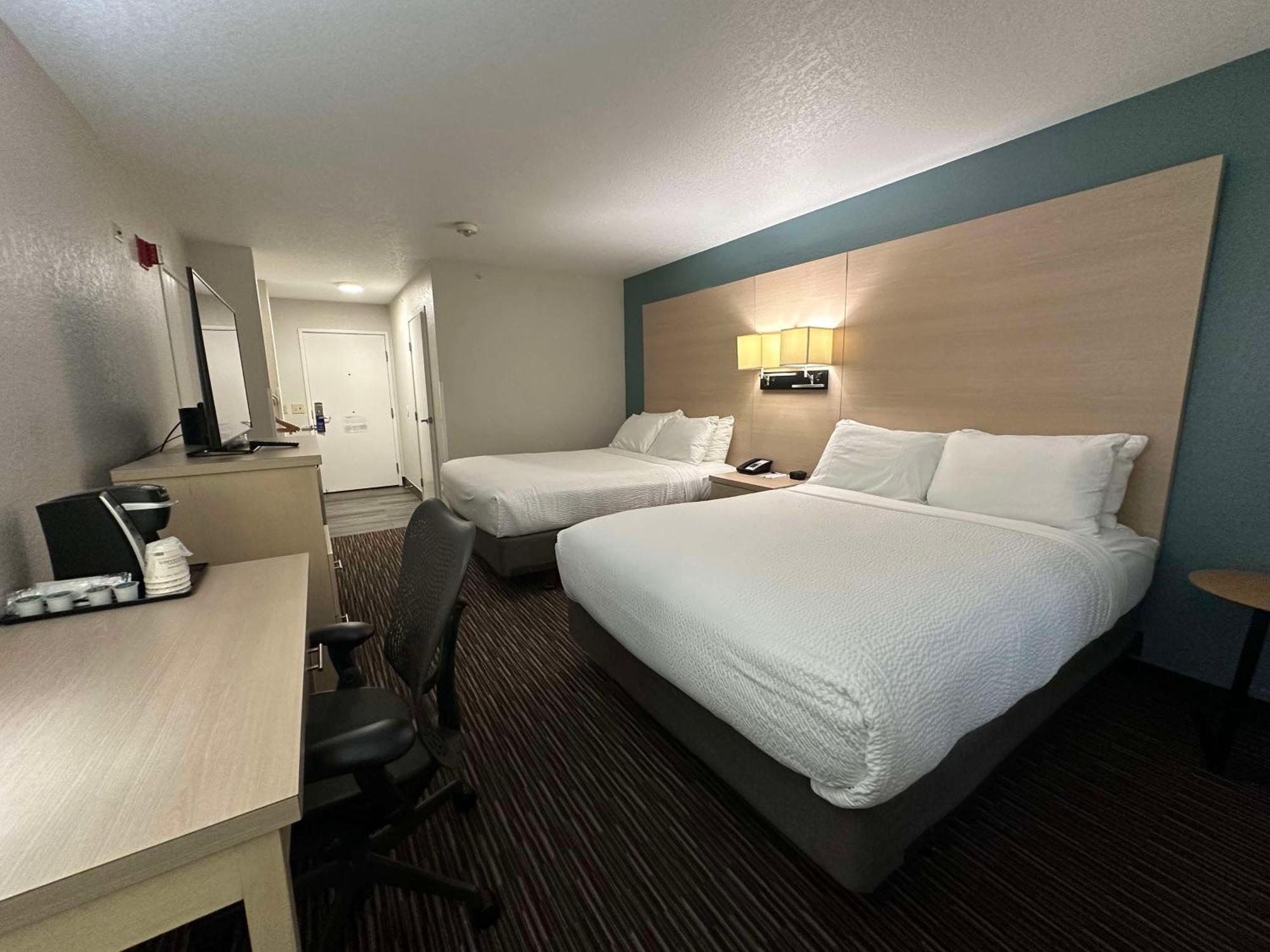 Best Western Watertown Bagian luar foto