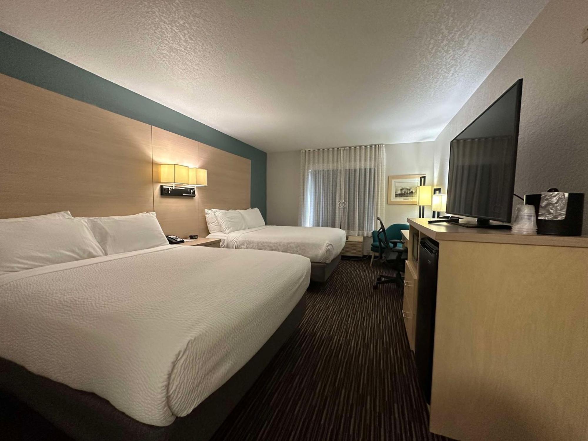 Best Western Watertown Bagian luar foto