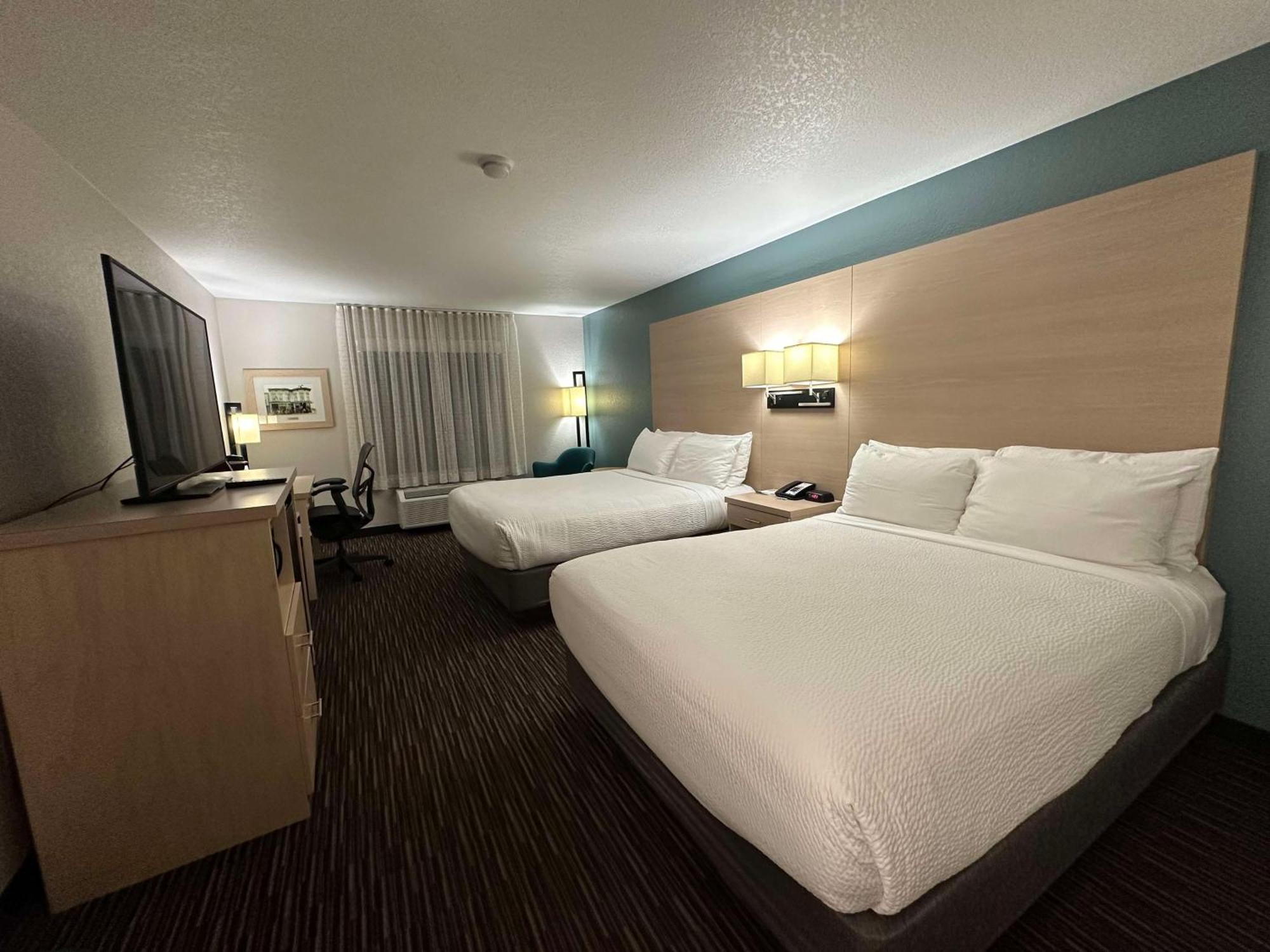 Best Western Watertown Bagian luar foto