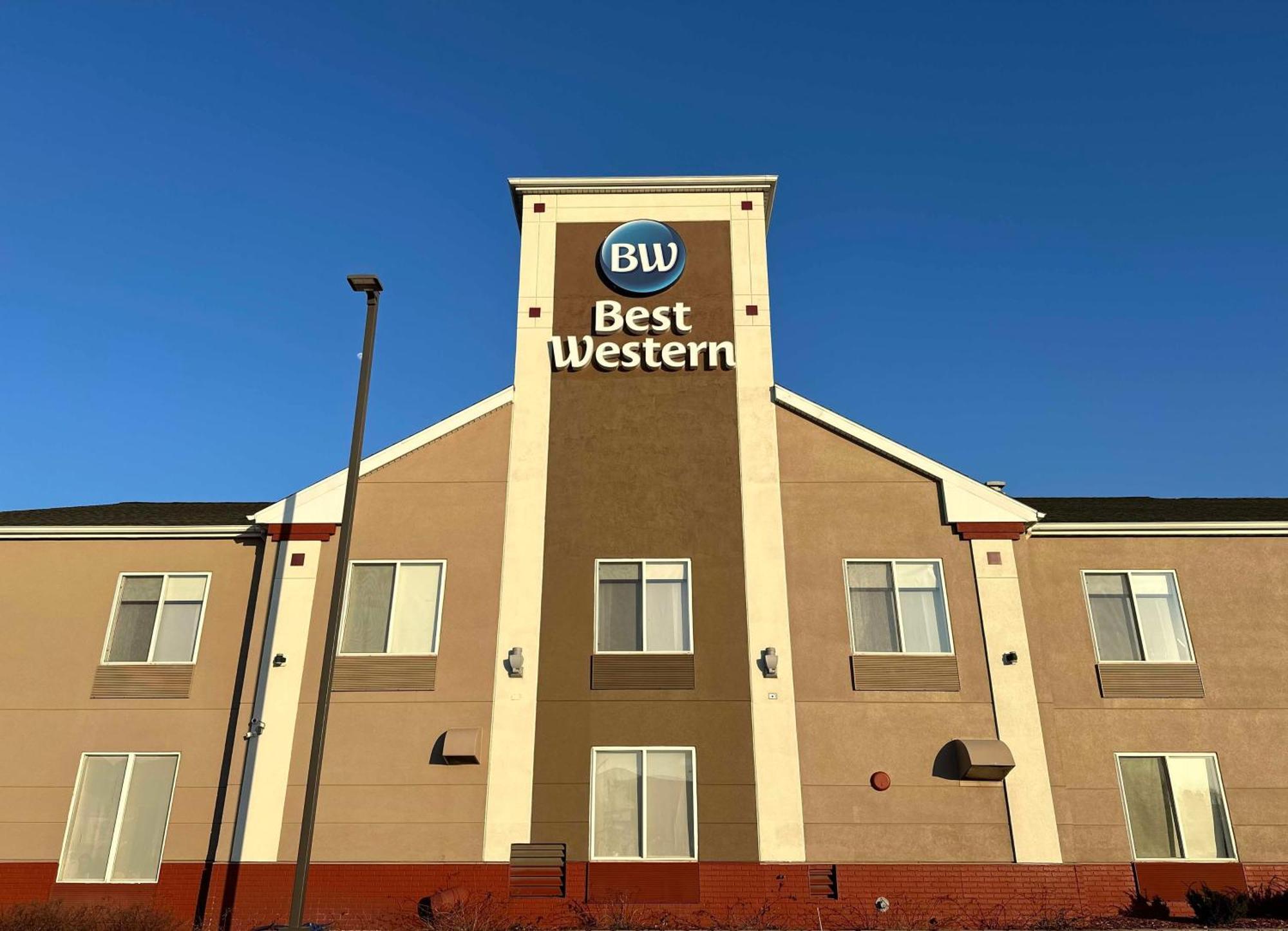 Best Western Watertown Bagian luar foto