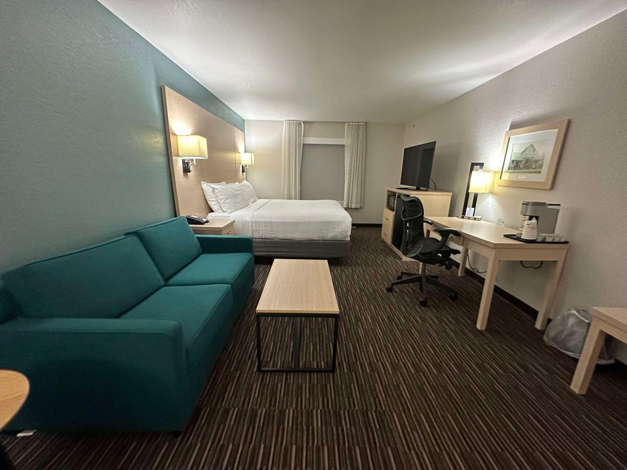 Best Western Watertown Bagian luar foto