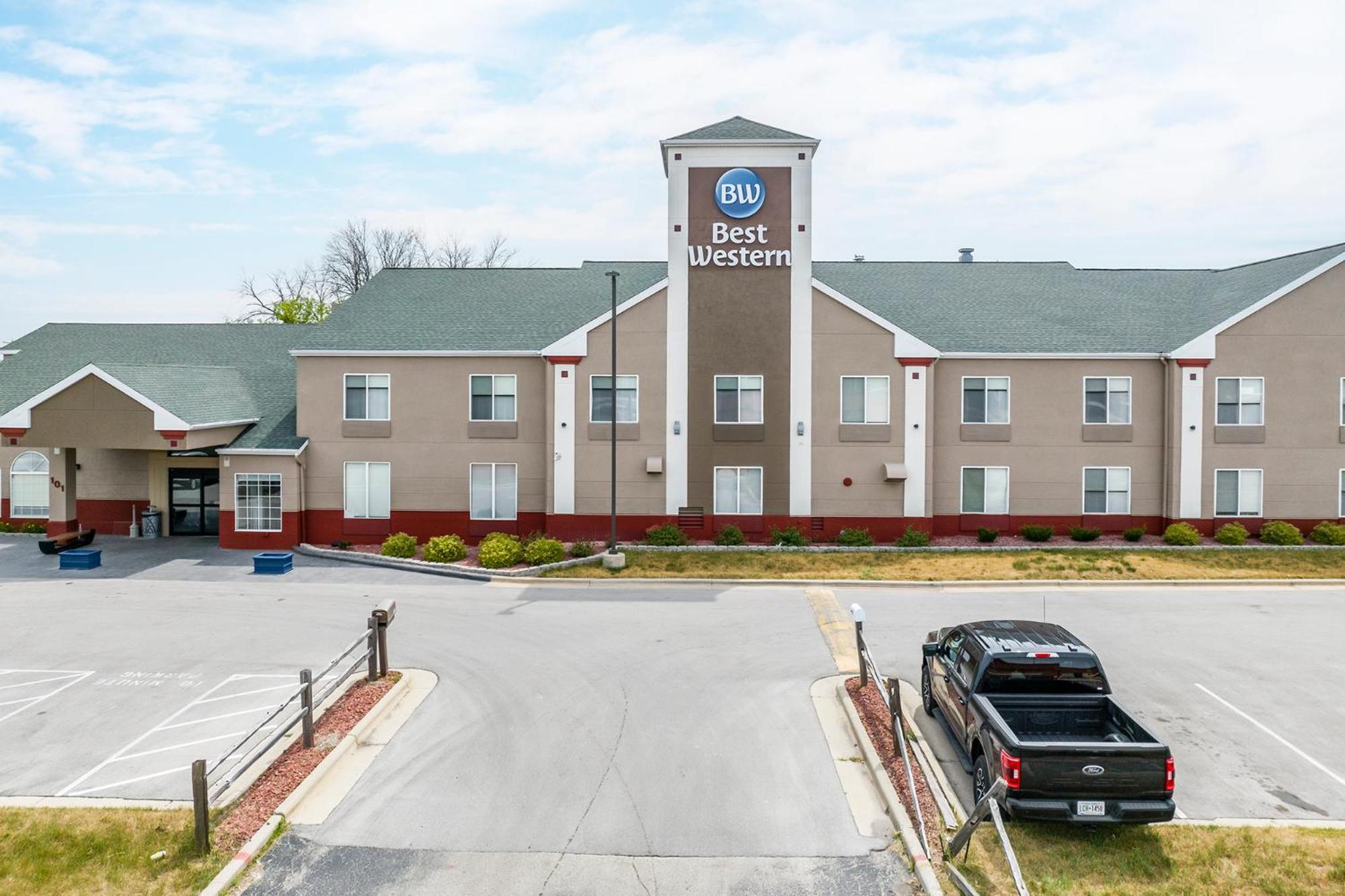Best Western Watertown Bagian luar foto