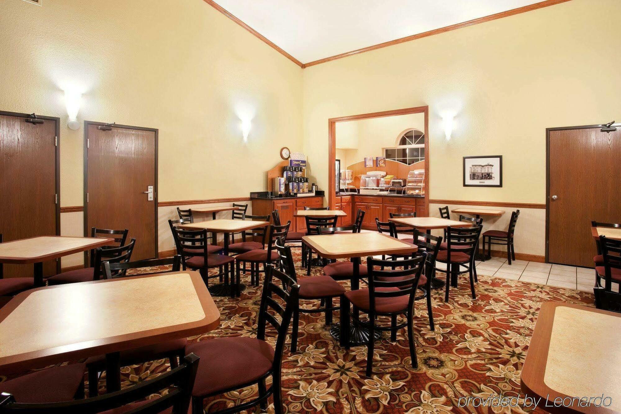 Best Western Watertown Bagian luar foto